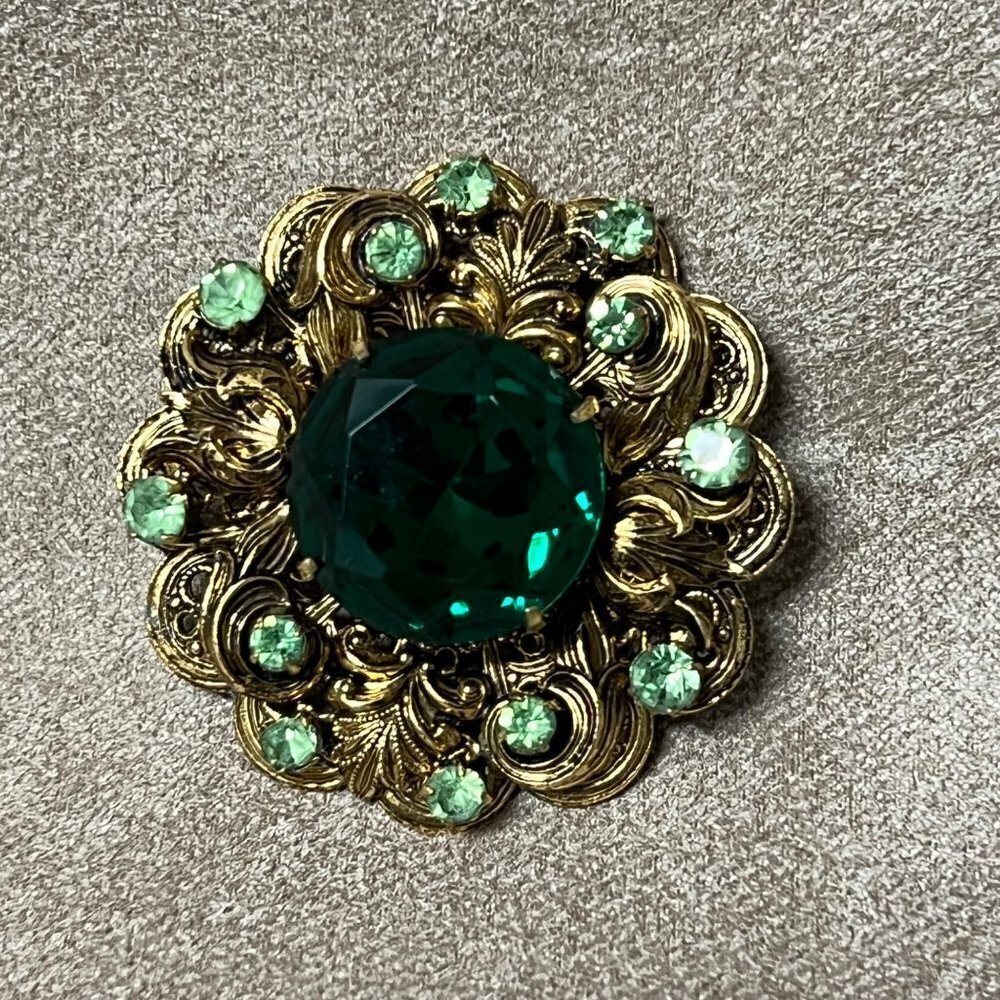 Vintage Jewelry 1950s Mid-Century Emerald Diamante Floral Pin